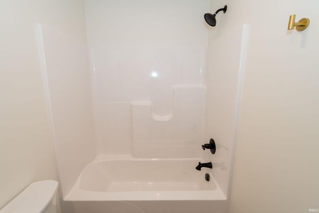 1107 Edwardsburg Ave, Elkhart, IN 46514