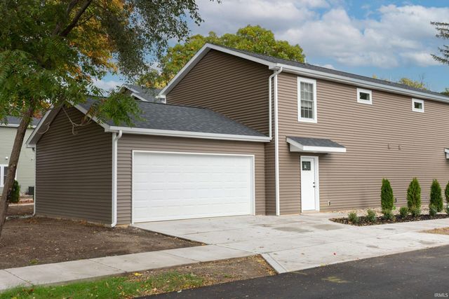 1107 Edwardsburg Ave, Elkhart, IN 46514