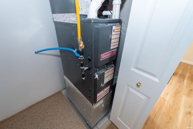 1107 Edwardsburg Ave, Elkhart, IN 46514