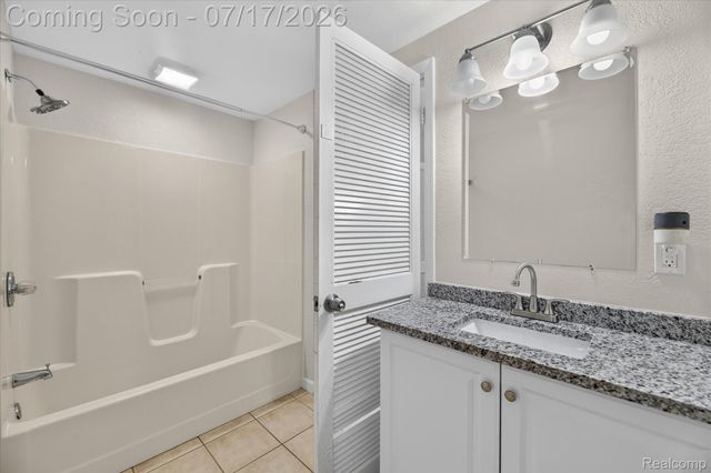 5200 Lapeer Road, Burton, MI 48509