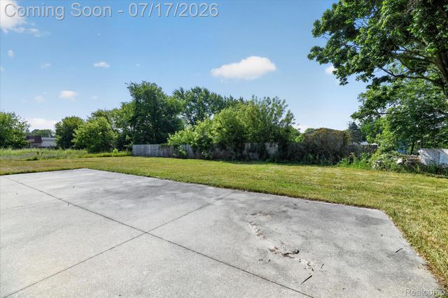 5200 Lapeer Road, Burton, MI 48509