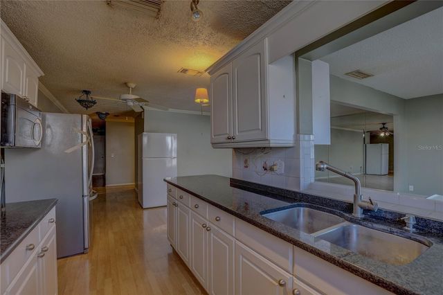 5501 80TH STREET N 406, St Petersburg, FL 33709