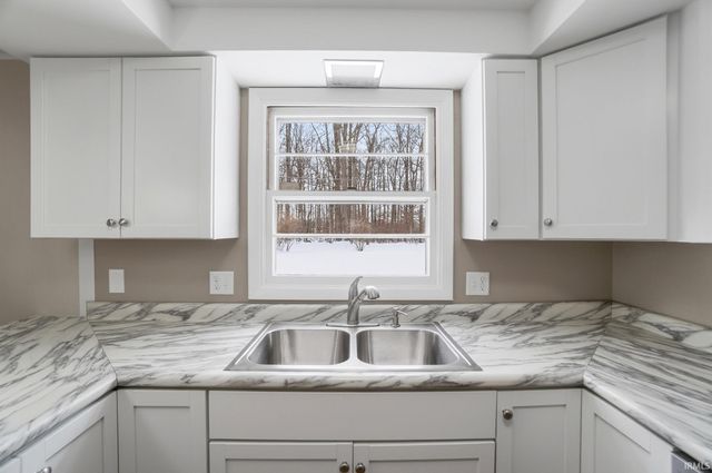 5708 Countess Dr, Fort Wayne, IN 46815