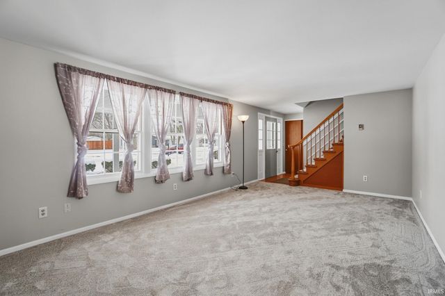 5708 Countess Dr, Fort Wayne, IN 46815