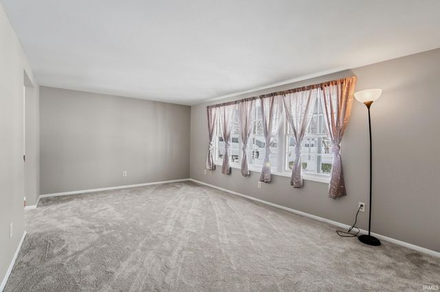 5708 Countess Dr, Fort Wayne, IN 46815