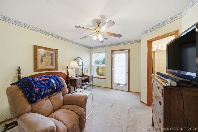 206 S Division Street, Coweta, OK 74429