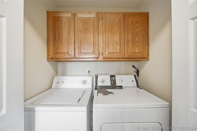 206 S Division Street, Coweta, OK 74429