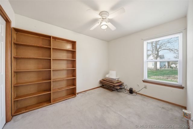 206 S Division Street, Coweta, OK 74429