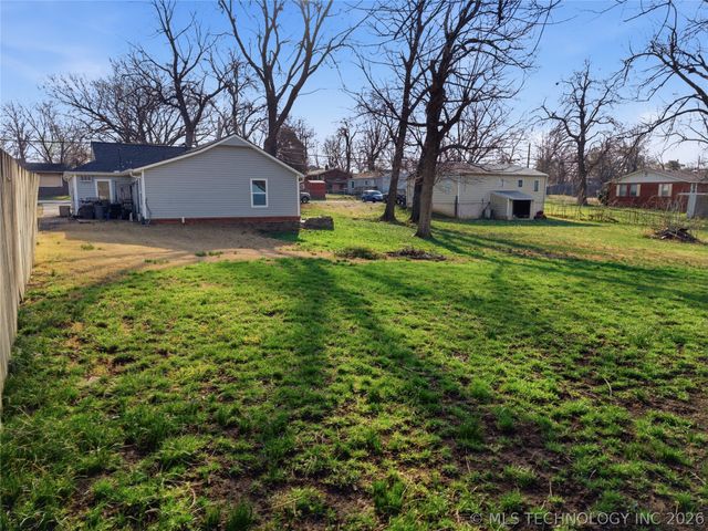 206 S Division Street, Coweta, OK 74429