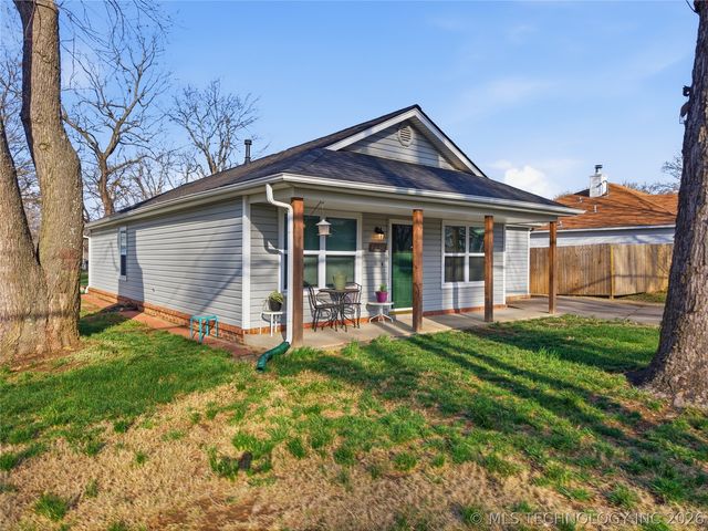 206 S Division Street, Coweta, OK 74429