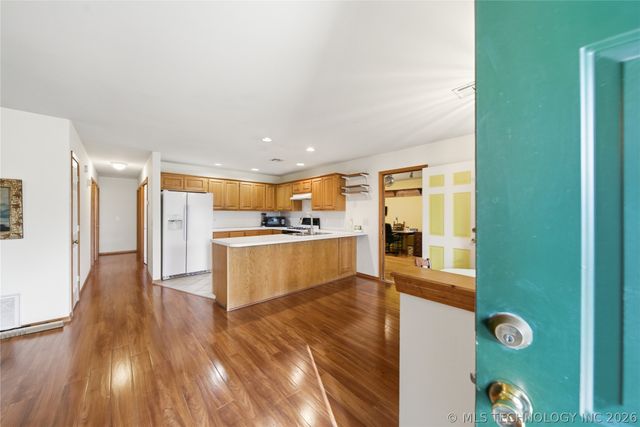 206 S Division Street, Coweta, OK 74429