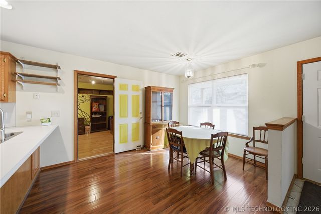 206 S Division Street, Coweta, OK 74429