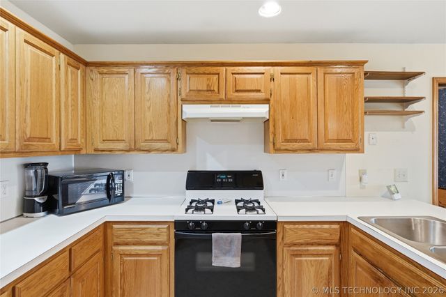 206 S Division Street, Coweta, OK 74429