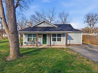 206 S Division Street, Coweta, OK 74429