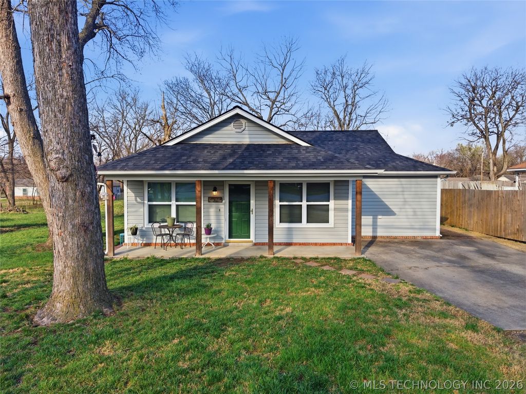 206 S Division Street, Coweta, OK 74429