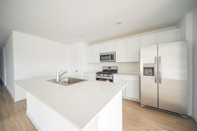 9919 Oakheath Bluff Drive, Baytown, TX 77521