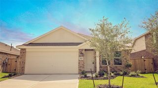 9919 Oakheath Bluff Drive, Baytown, TX 77521