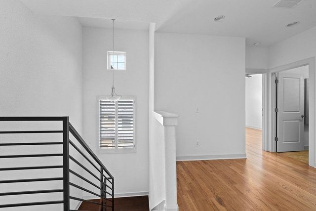 6533 E Hill DR 3, Austin, TX 78731