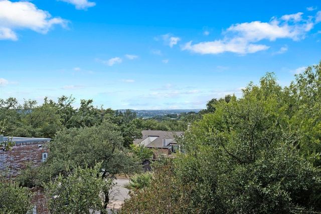 6533 E Hill DR 3, Austin, TX 78731