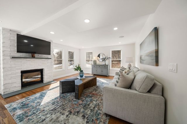 99 Corn Rd, Bolton, MA 01740