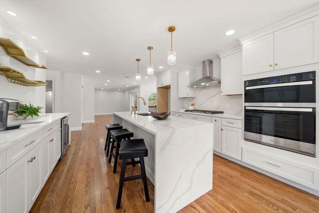 99 Corn Rd, Bolton, MA 01740