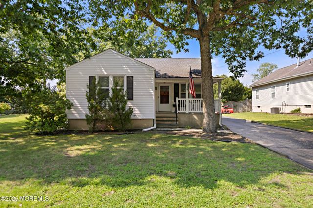 20 Weston Place, Eatontown, NJ 07724