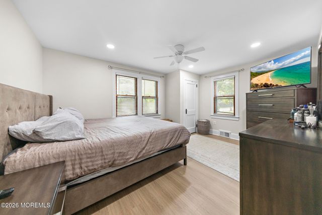 20 Weston Place, Eatontown, NJ 07724