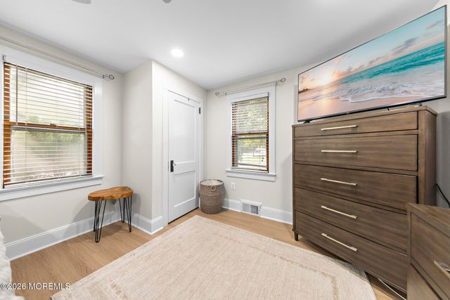 20 Weston Place, Eatontown, NJ 07724