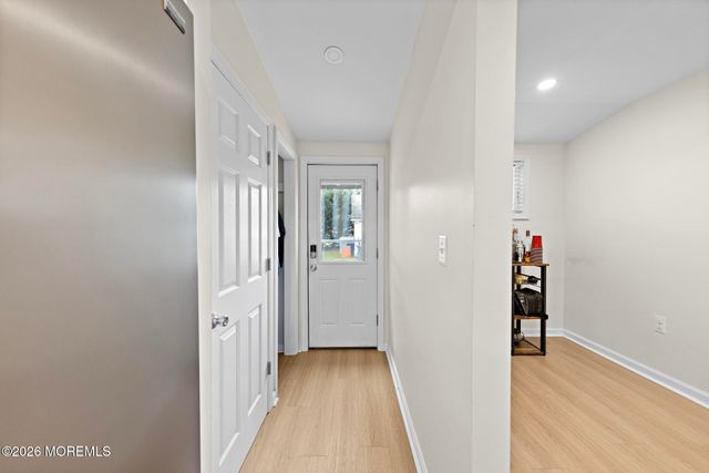 20 Weston Place, Eatontown, NJ 07724