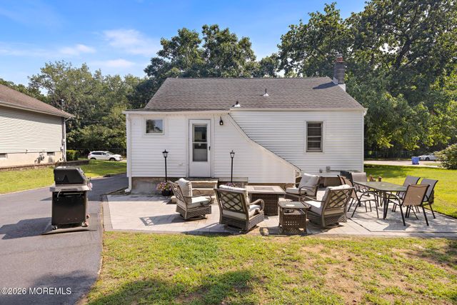 20 Weston Place, Eatontown, NJ 07724