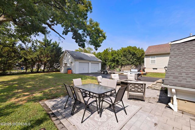 20 Weston Place, Eatontown, NJ 07724