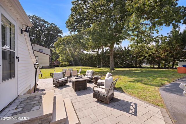 20 Weston Place, Eatontown, NJ 07724