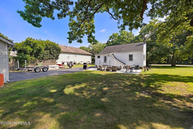 20 Weston Place, Eatontown, NJ 07724