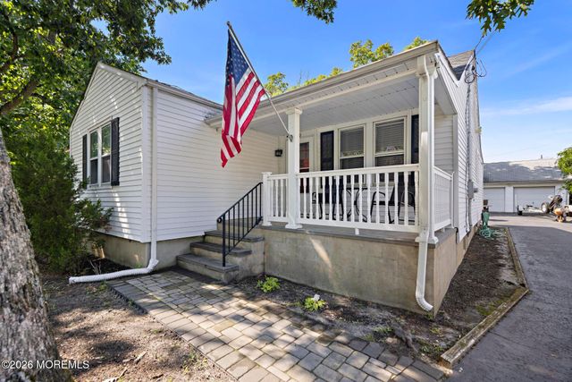20 Weston Place, Eatontown, NJ 07724