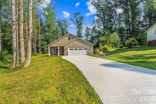 156 Oakdale Drive, Morganton, NC 28655