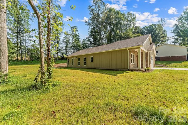 156 Oakdale Drive, Morganton, NC 28655