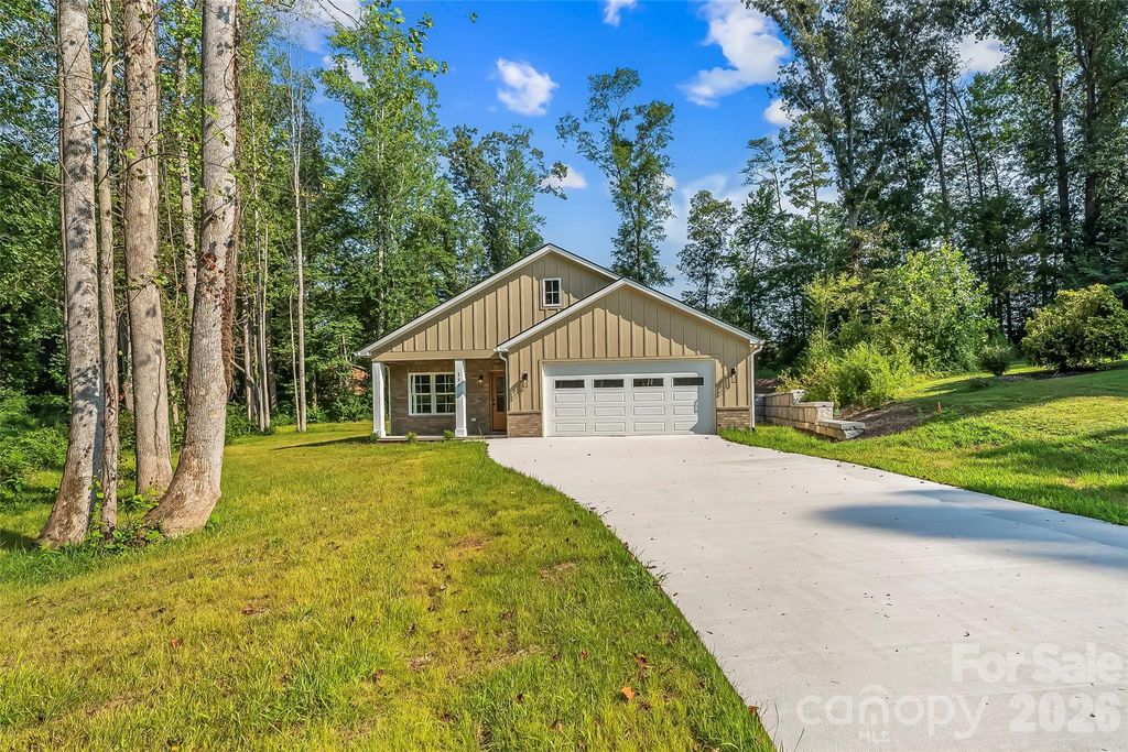 156 Oakdale Drive, Morganton, NC 28655