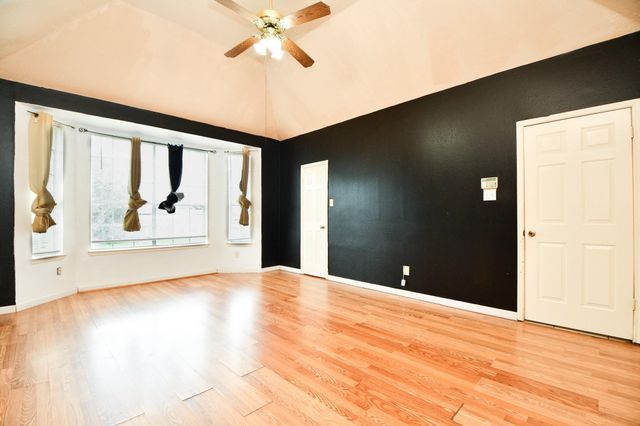 4306 W Thunderwood Circle, Fresno, TX 77545