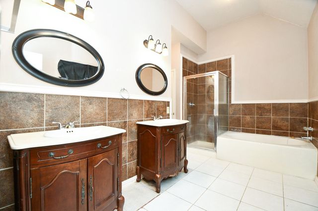 4306 W Thunderwood Circle, Fresno, TX 77545