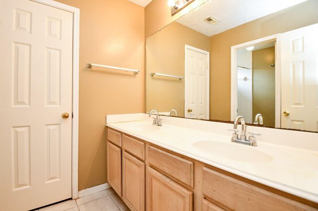 4306 W Thunderwood Circle, Fresno, TX 77545