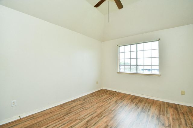 4306 W Thunderwood Circle, Fresno, TX 77545