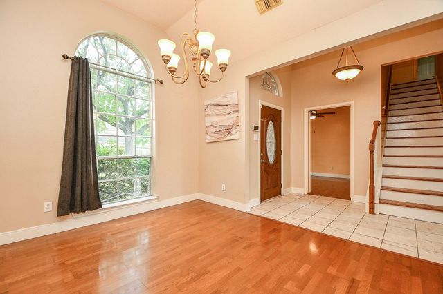 4306 W Thunderwood Circle, Fresno, TX 77545