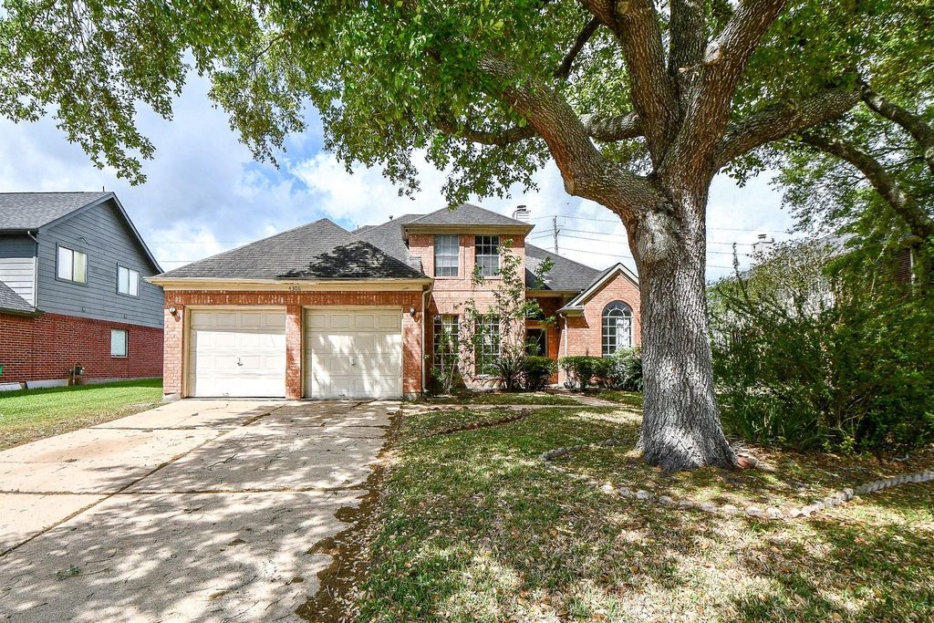 4306 W Thunderwood Circle, Fresno, TX 77545