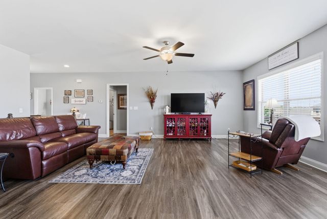 153 Shinnecock Hills Drive, Georgetown, KY 40324