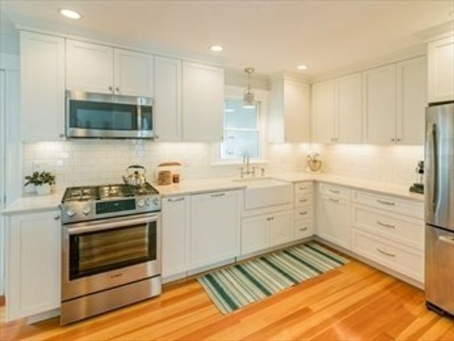 17 Warwick Rd, Watertown, MA 02472