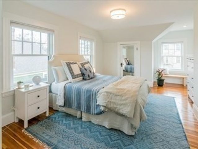 17 Warwick Rd, Watertown, MA 02472