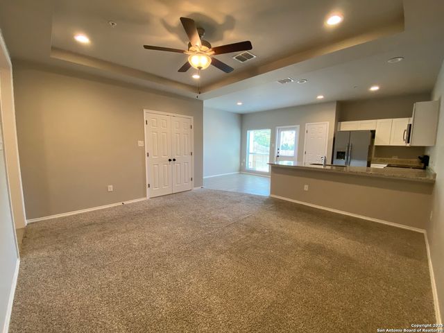4122 Swans Lndg Unit 302, San Antonio, TX 78217