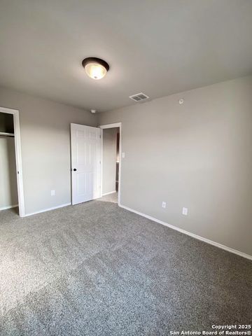 4122 Swans Lndg Unit 302, San Antonio, TX 78217