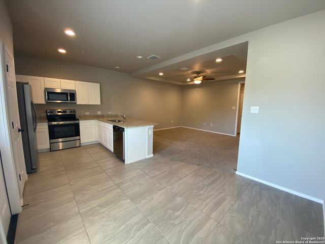 4122 Swans Lndg Unit 302, San Antonio, TX 78217