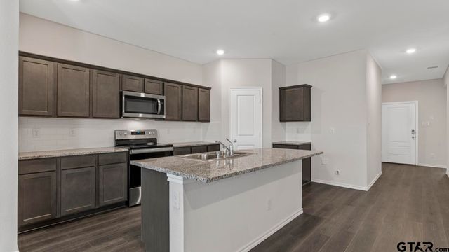 3037 Hidden Valley Drive, Lindale, TX 75771